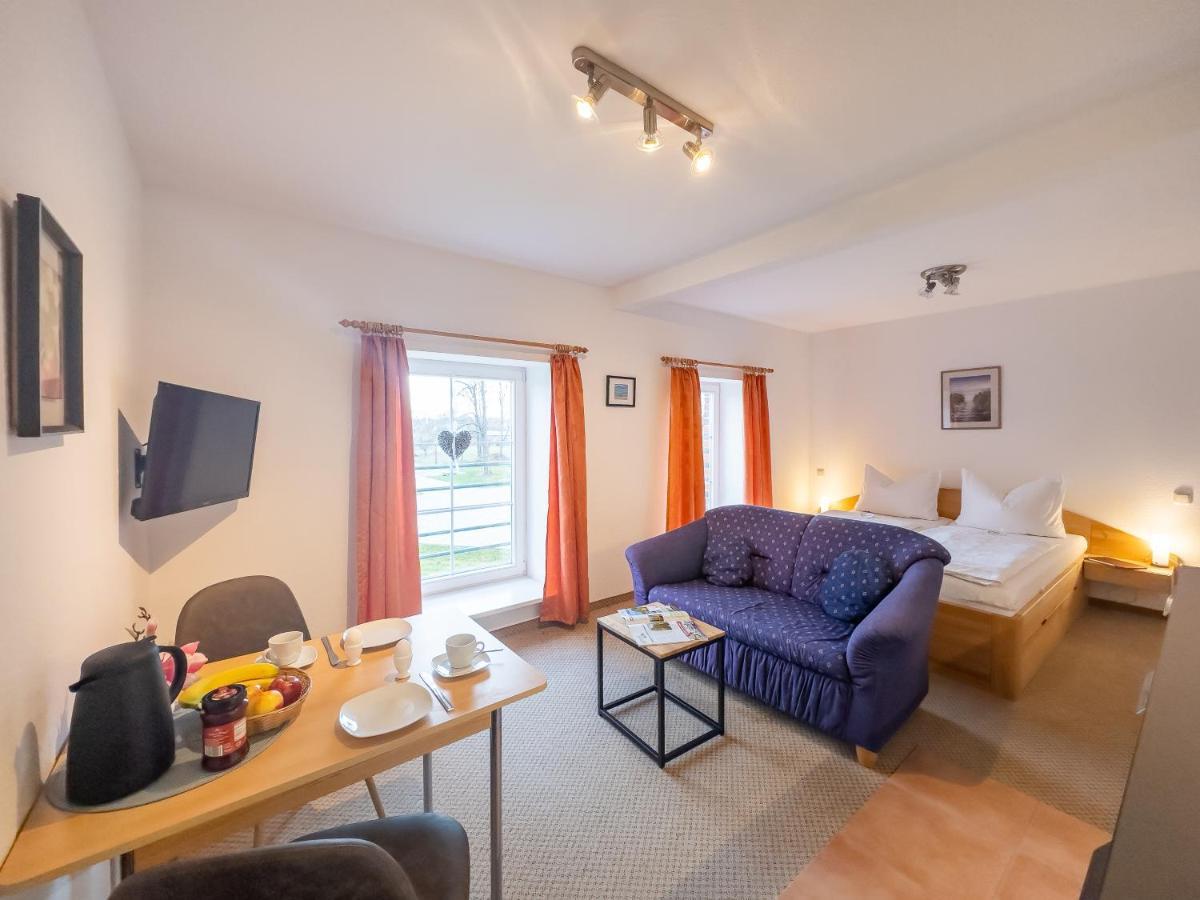 Gut Vorwerk Apartment Загард Екстериор снимка